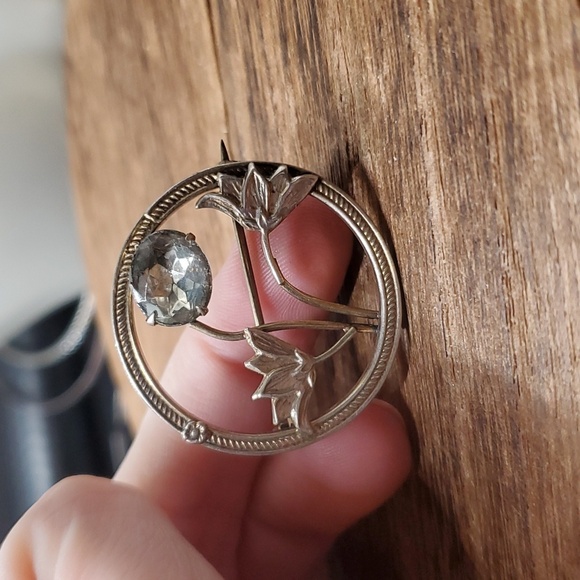 Jewelry - B834 fine sterling‎ silver brooch